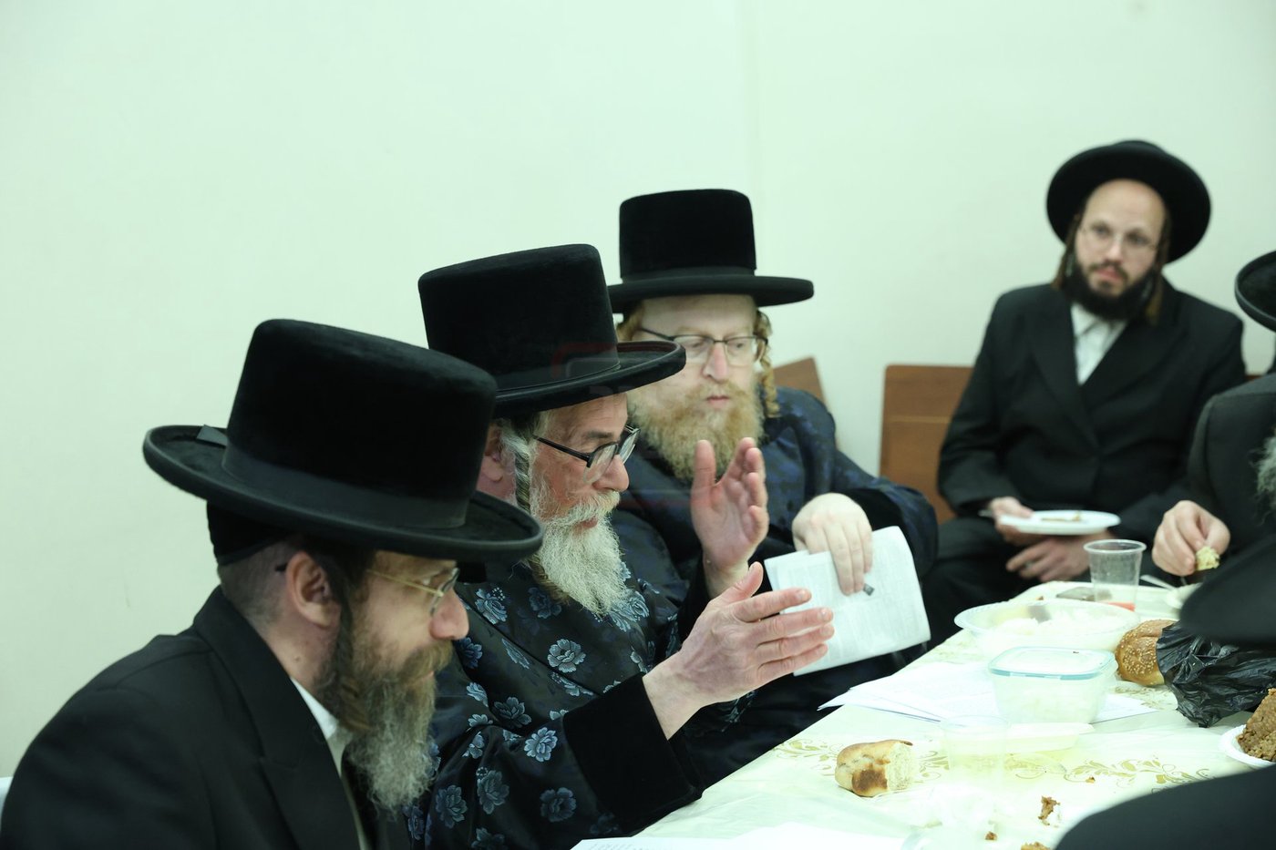 האדמו"ר מראזלא בהילולת הרה"ק מקרעסטיר