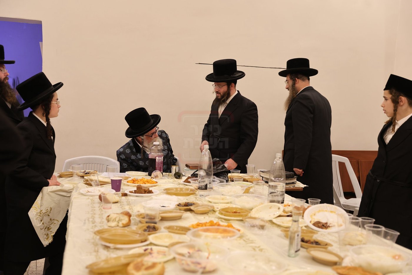 האדמו"ר מראזלא בהילולת הרה"ק מקרעסטיר