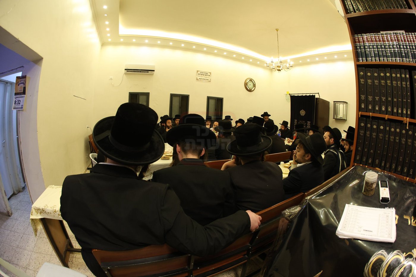 האדמו"ר מראזלא בהילולת הרה"ק מקרעסטיר