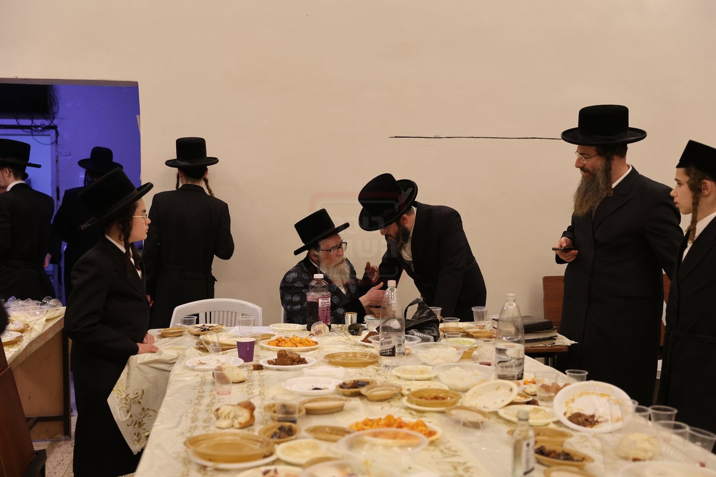 האדמו"ר מראזלא בהילולת הרה"ק מקרעסטיר