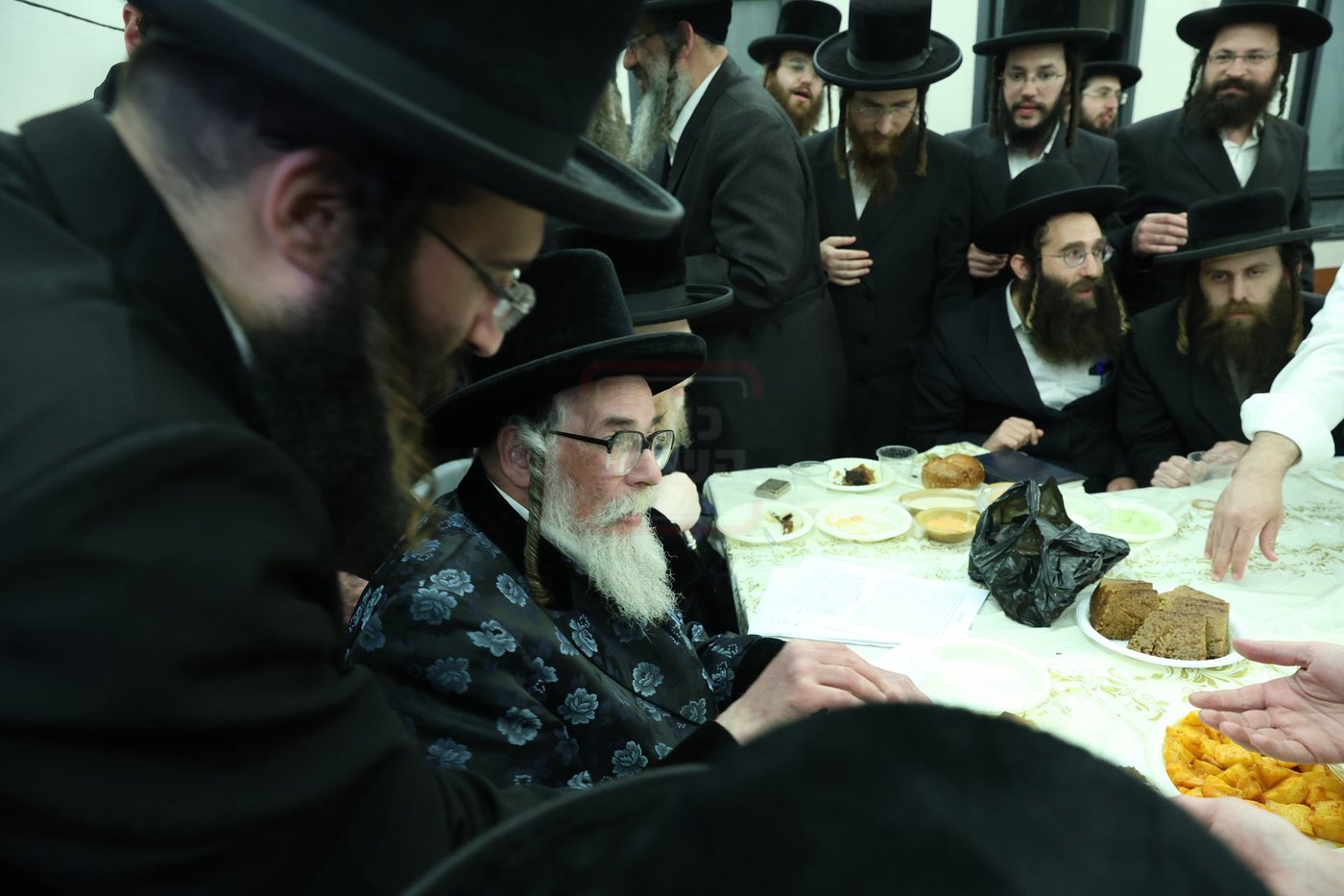 האדמו"ר מראזלא בהילולת הרה"ק מקרעסטיר