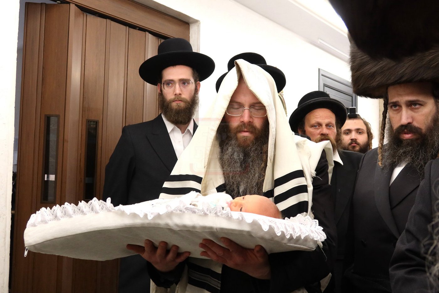 שמחת הברית לצאצאם של האדמו"ר מטשארנאביל ורבי נחמן בידרמן 