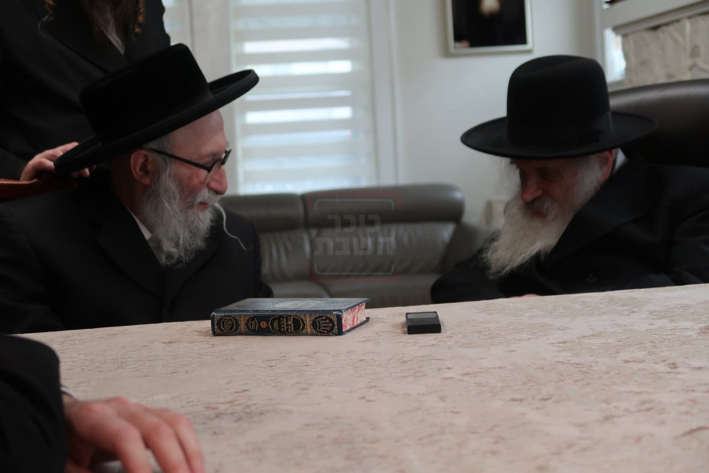 האדמו"ר מקהל חסידי ירושלים אצל ראשי ישיבת לייקווד