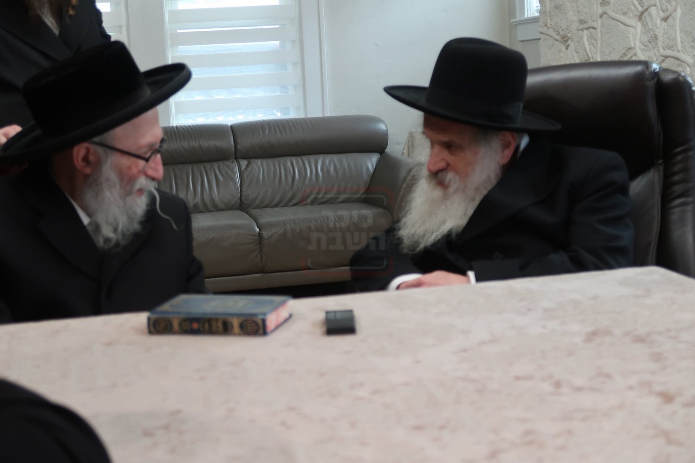 האדמו"ר מקהל חסידי ירושלים אצל ראשי ישיבת לייקווד