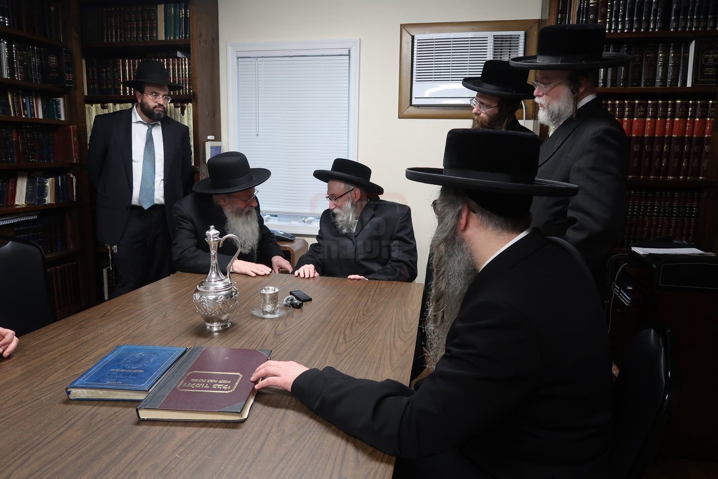 האדמו"ר מקהל חסידי ירושלים אצל ראשי ישיבת לייקווד