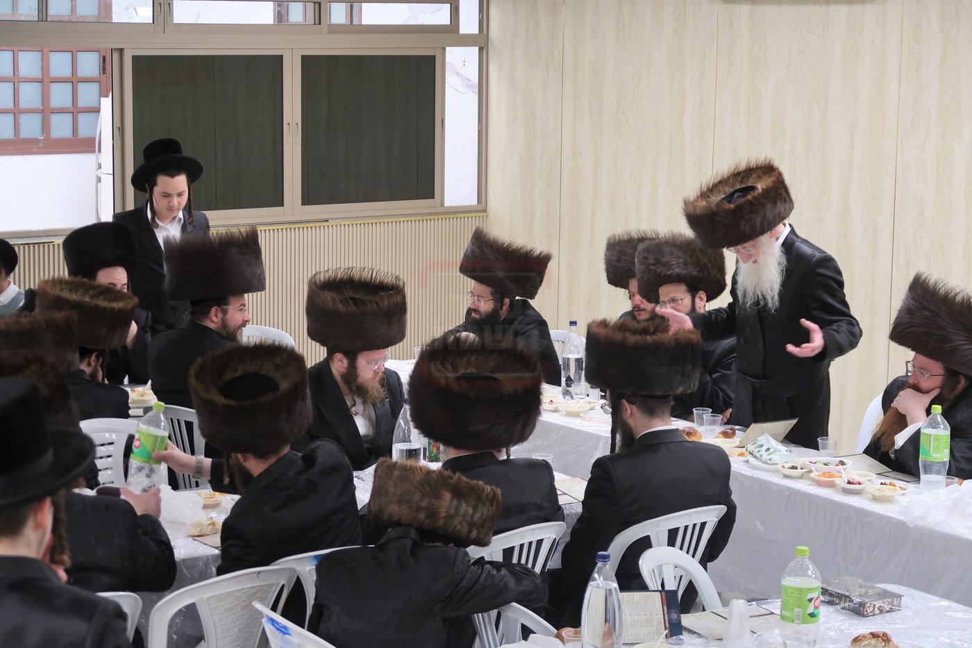 הגה"צ ר' יוסף נחמיה הירשלר במתחם הסופרים 