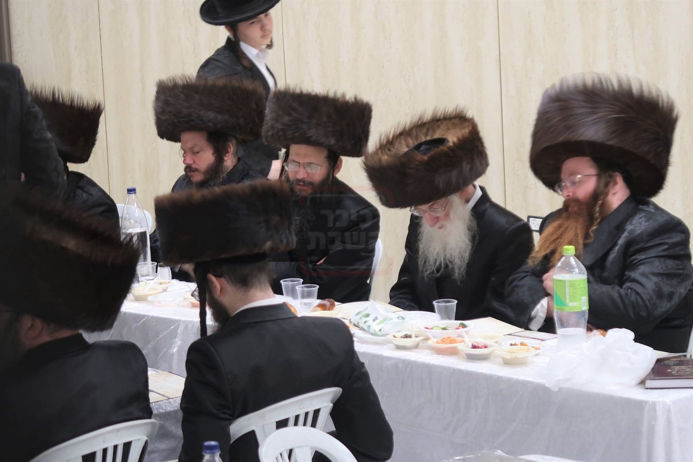 הגה"צ ר' יוסף נחמיה הירשלר במתחם הסופרים 