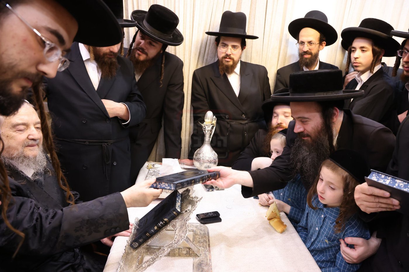 המעמד במעונו של הגרי"מ שכטר