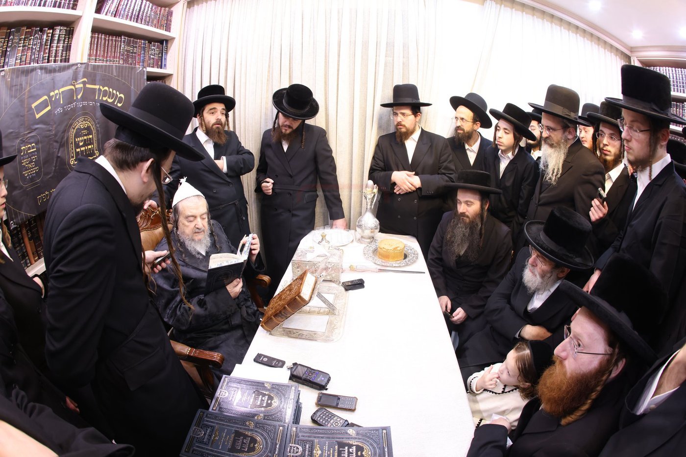 המעמד במעונו של הגרי"מ שכטר