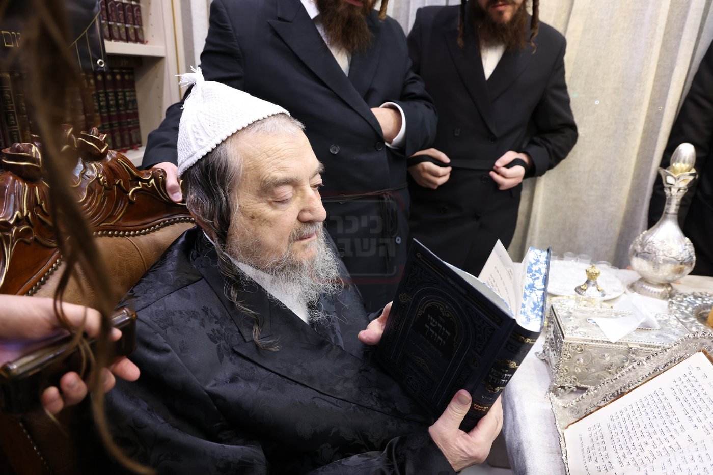 המעמד במעונו של הגרי"מ שכטר