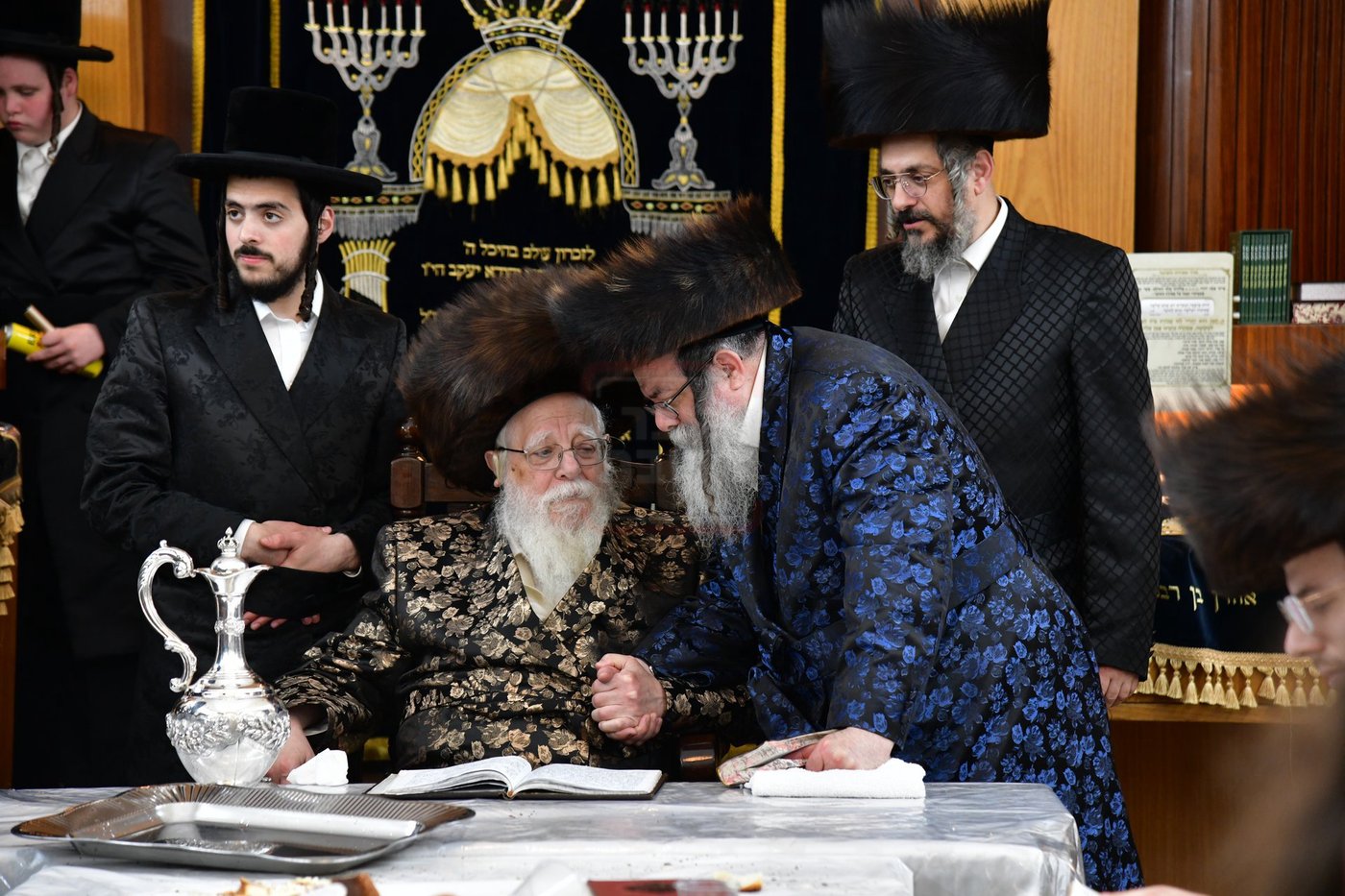 מוצאי שבת יארצייט בשאץ ויז'ניץ