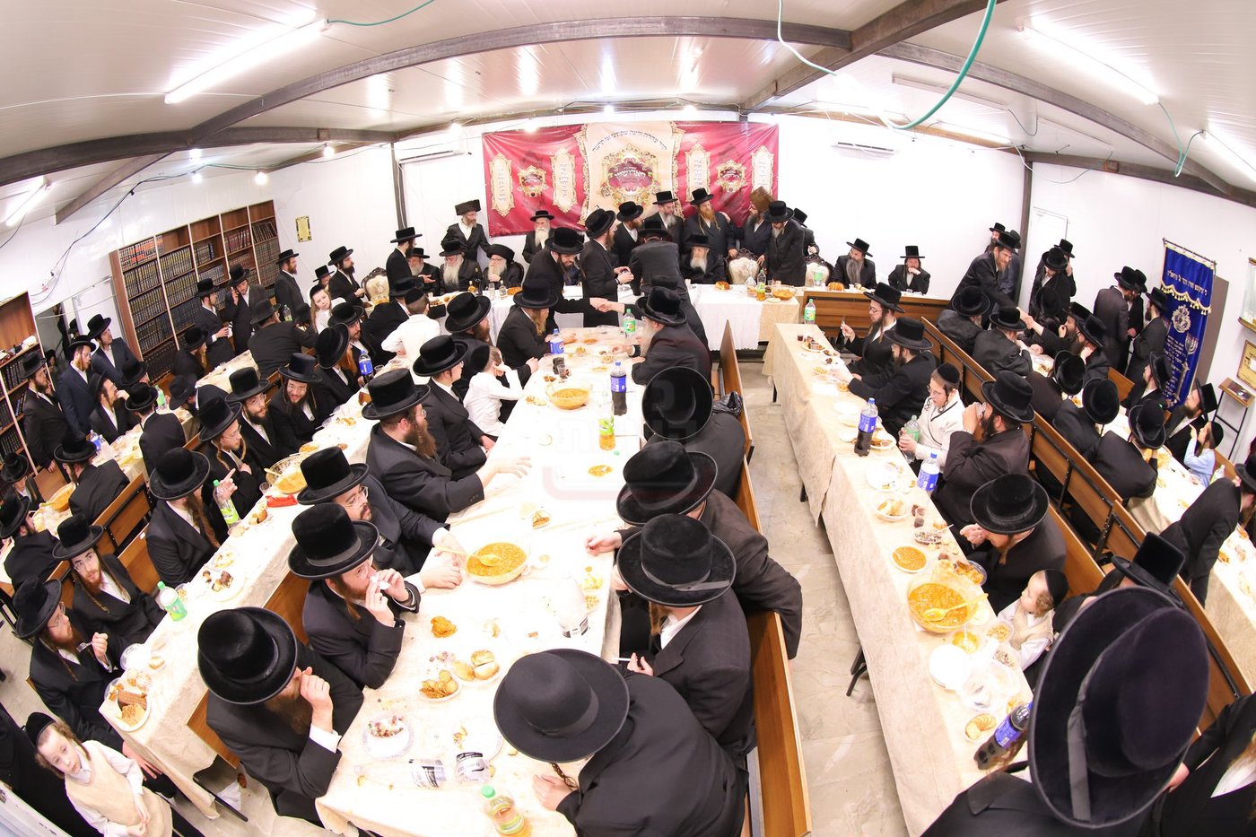 שמחת התנאים בחצרות טשארנאביל - משכנות הרועים - ראדושיץ בי"ש