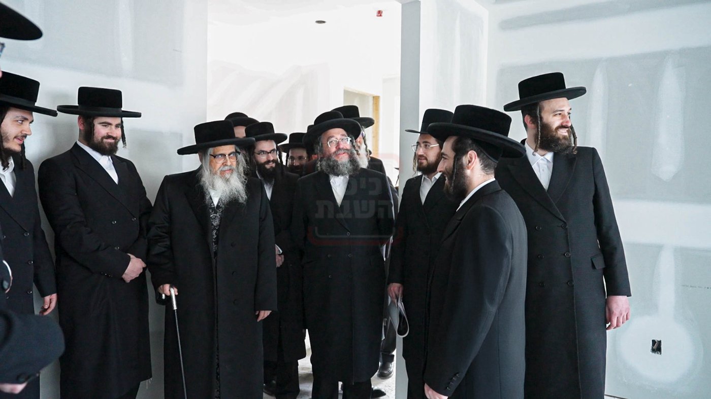 האדמו"ר מסאטמר בביקור בקריית ייטב לב