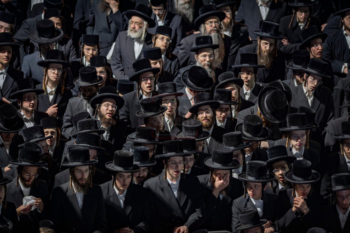 מעמד ההדלקה בחצה"ק סערט ויז'ניץ 