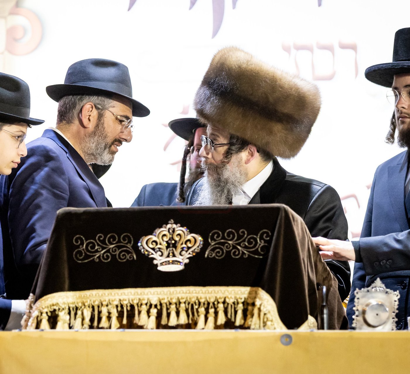 מעמד ההדלקה בחצה"ק סקולען לייקווד