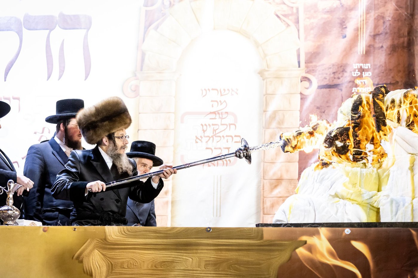 מעמד ההדלקה בחצה"ק סקולען לייקווד