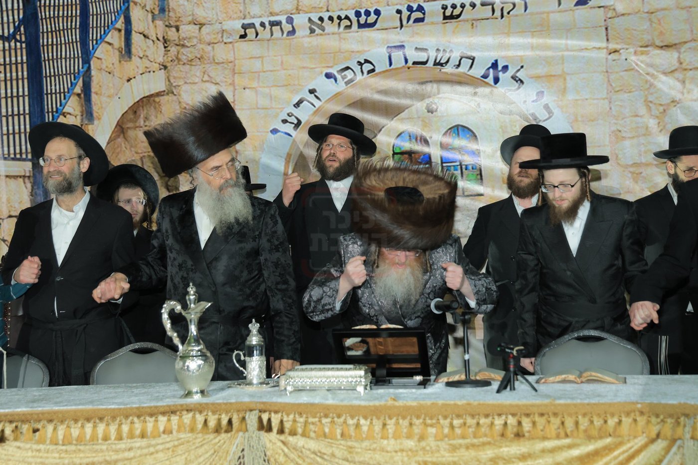 ל"ג בעומר בחצה"ק טרעבישאן
