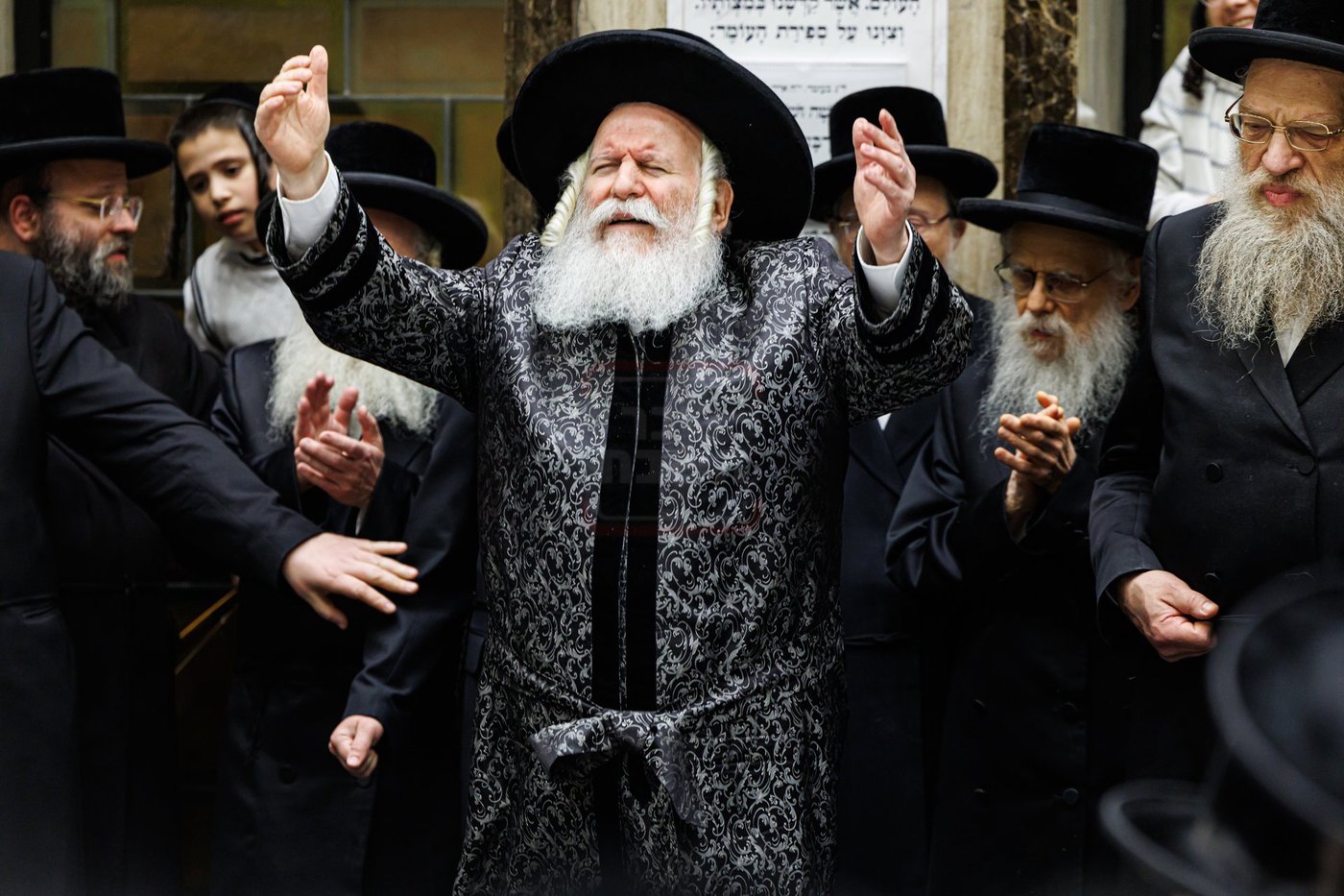 ל"ג בעומר בחצה"ק באבוב
