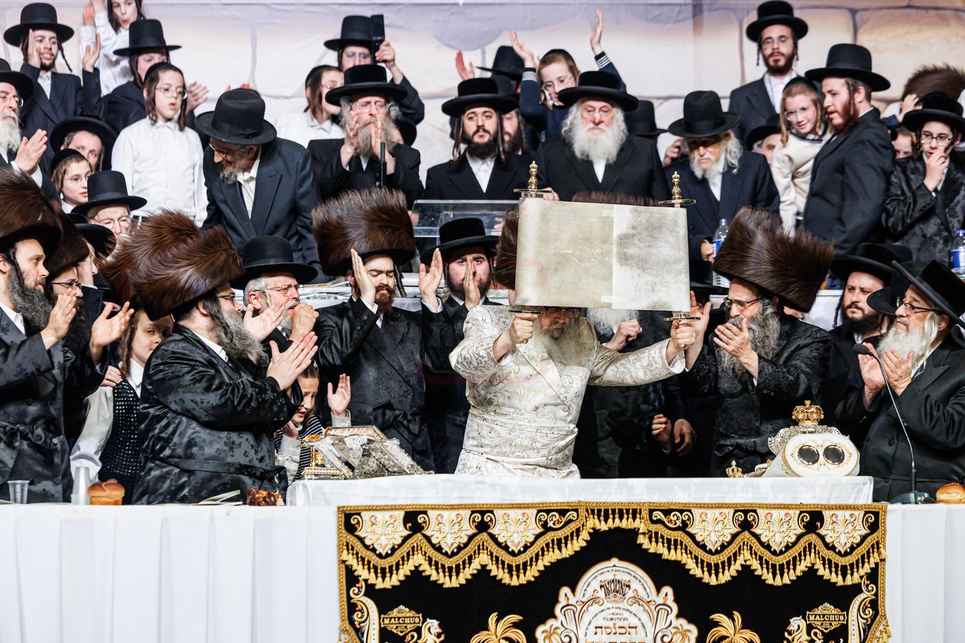 ל"ג בעומר וסיום כתיבת ס"ת בסאטמר