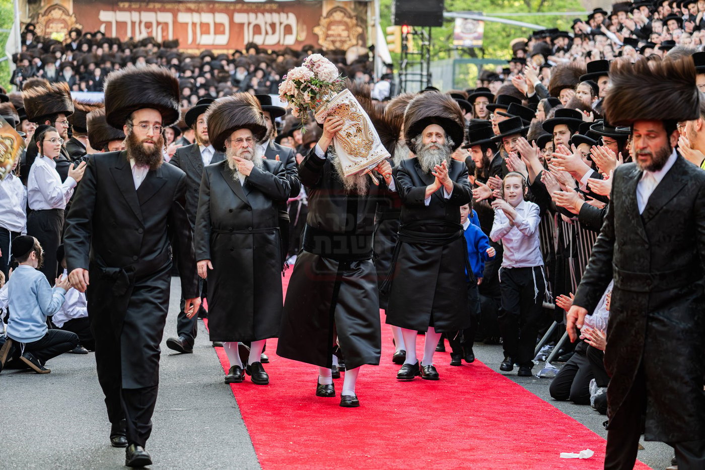 מעמד הכנסת ספר תורה בסאטמר