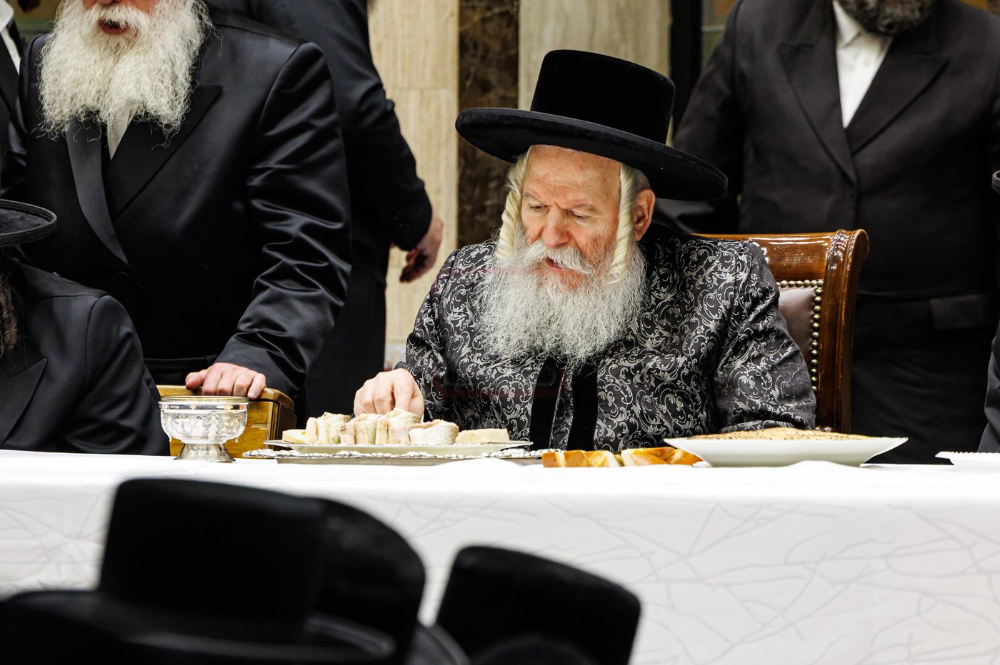 ל"ג בעומר בחצה"ק באבוב