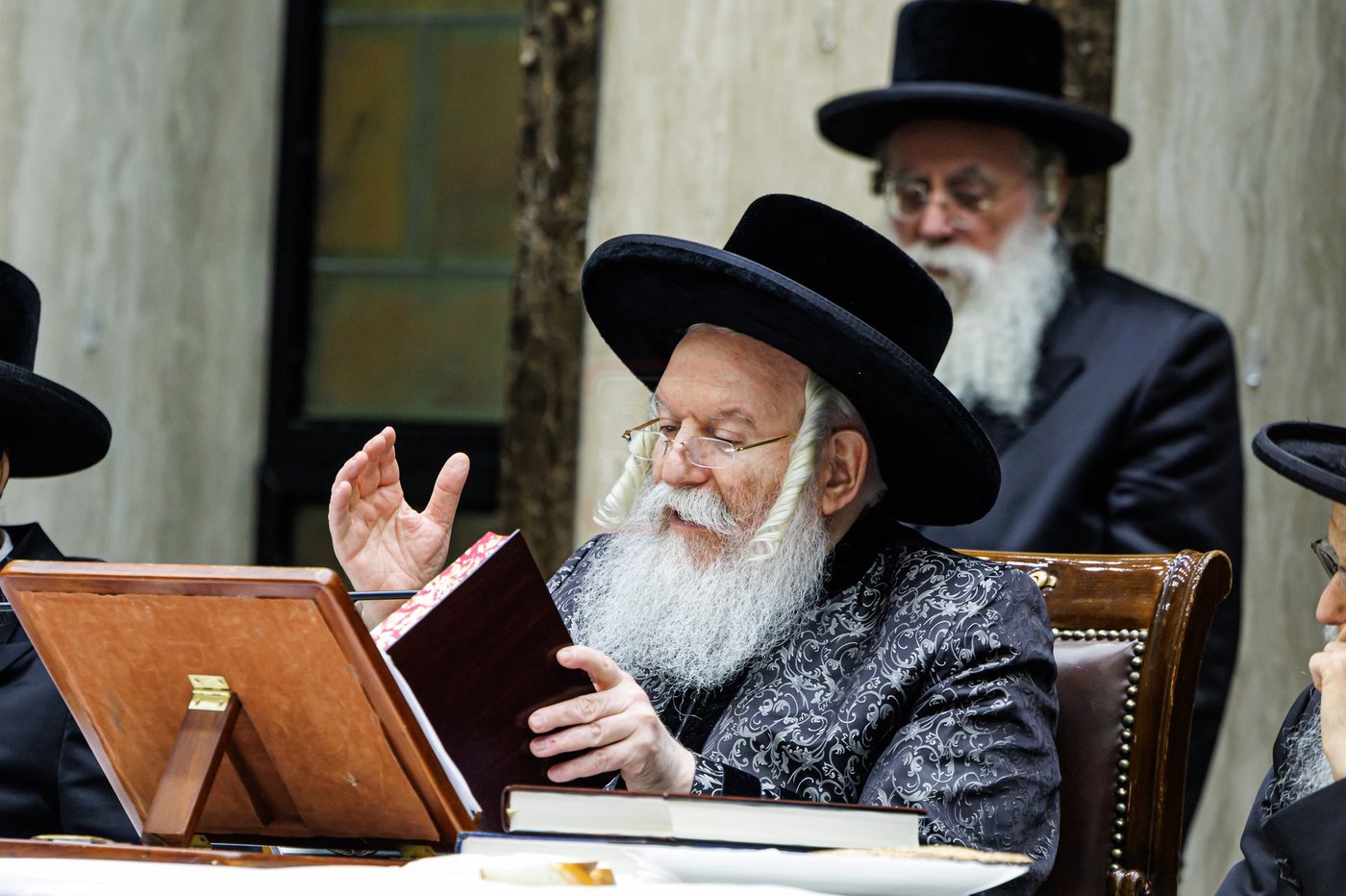 ל"ג בעומר בחצה"ק באבוב