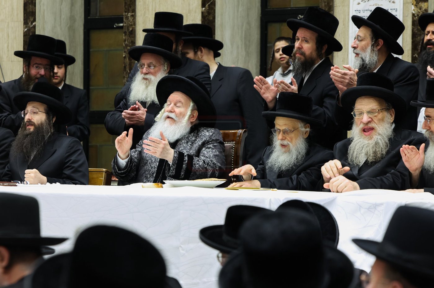 ל"ג בעומר בחצה"ק באבוב