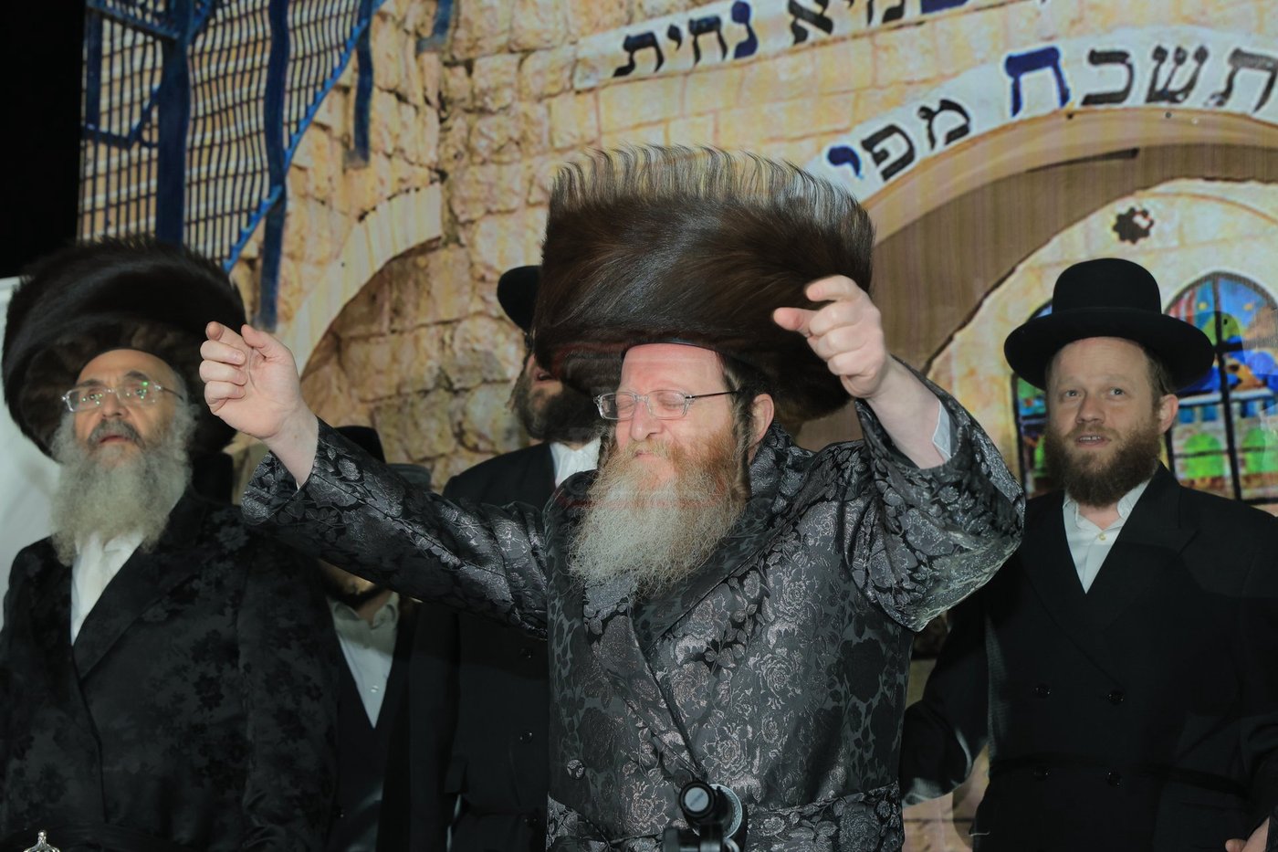 ל"ג בעומר בחצה"ק טרעבישאן