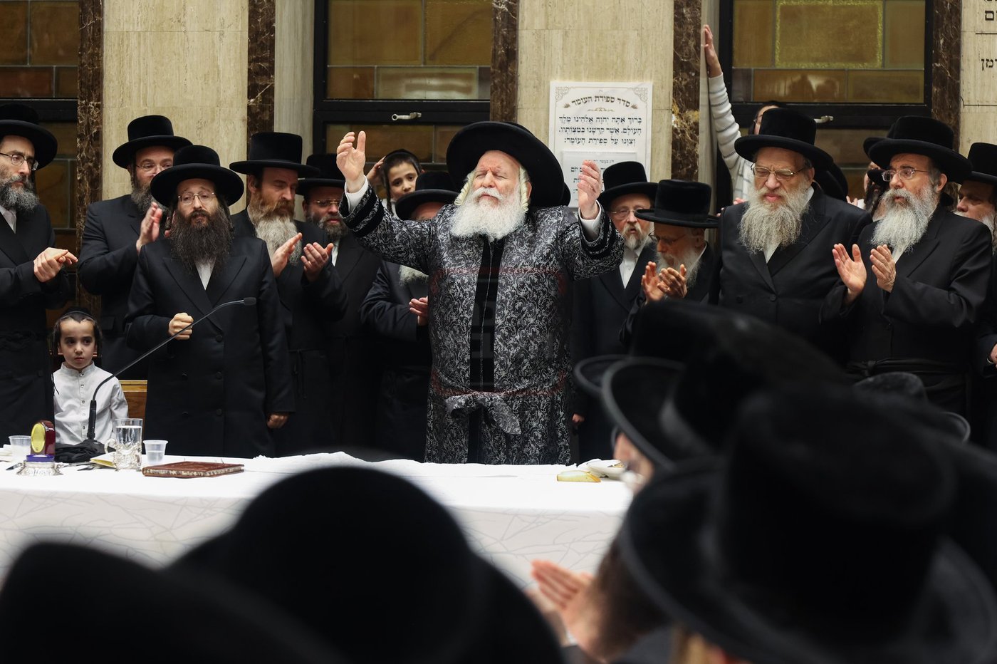 ל"ג בעומר בחצה"ק באבוב