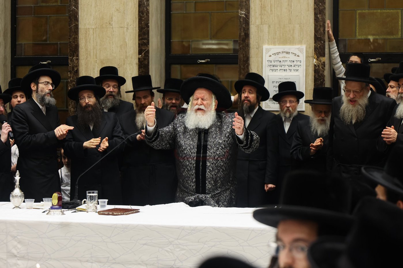 ל"ג בעומר בחצה"ק באבוב