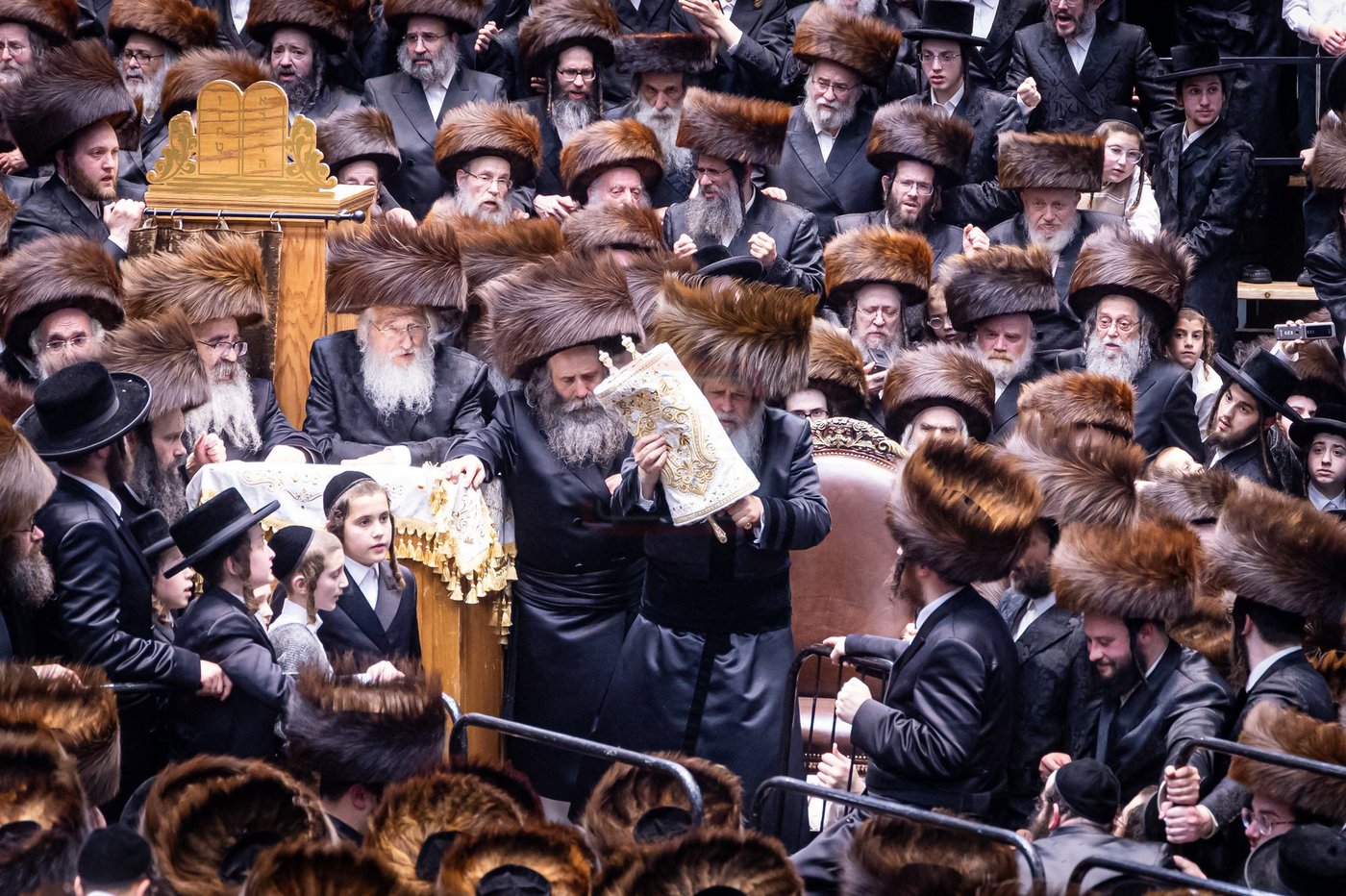 מעמד הכנסת ספר תורה בסאטמר