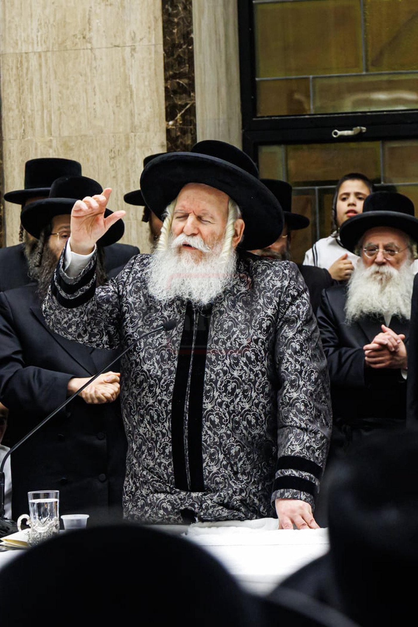 ל"ג בעומר בחצה"ק באבוב