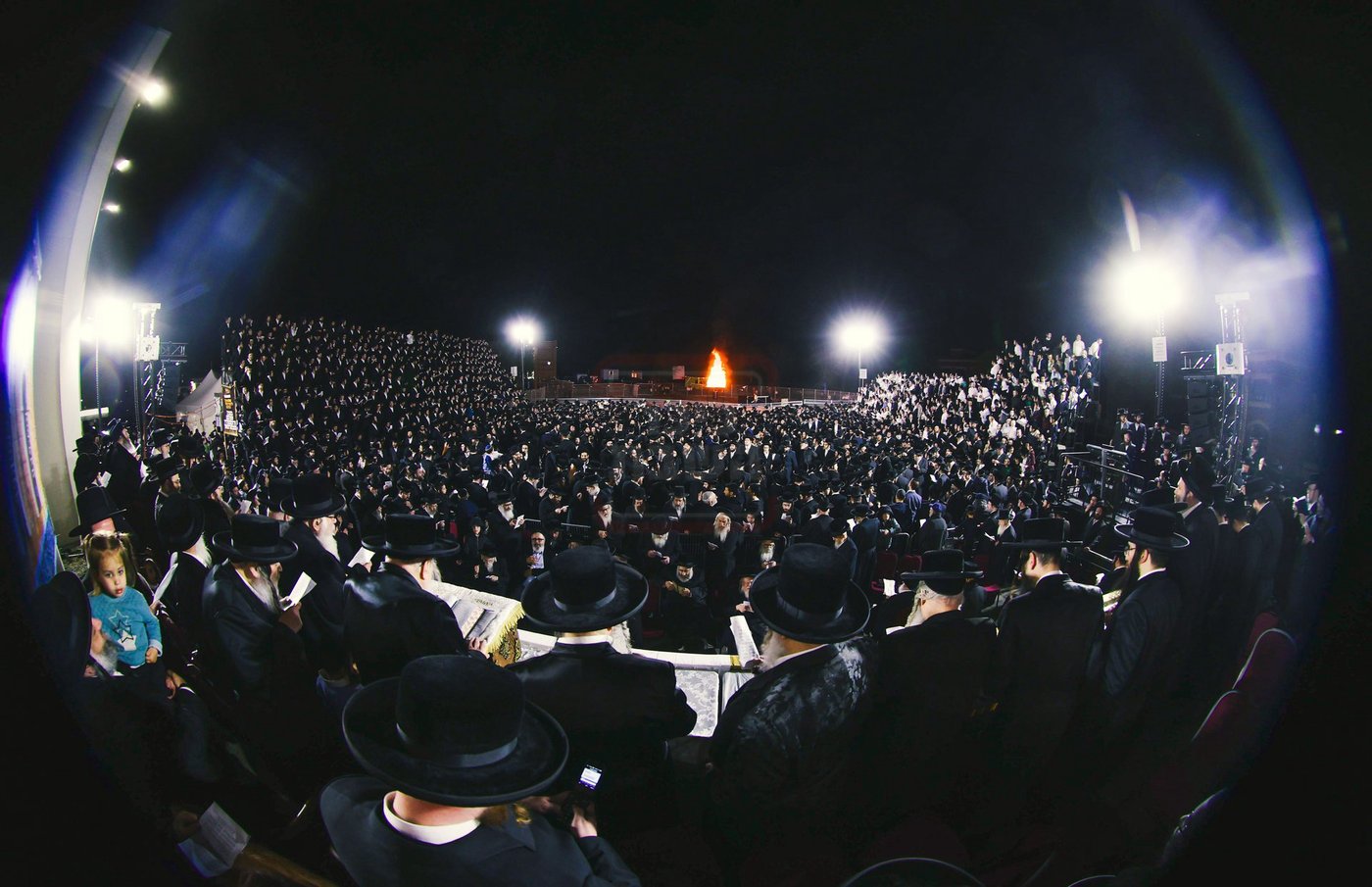 ל"ג בעומר בחצה"ק טאהש