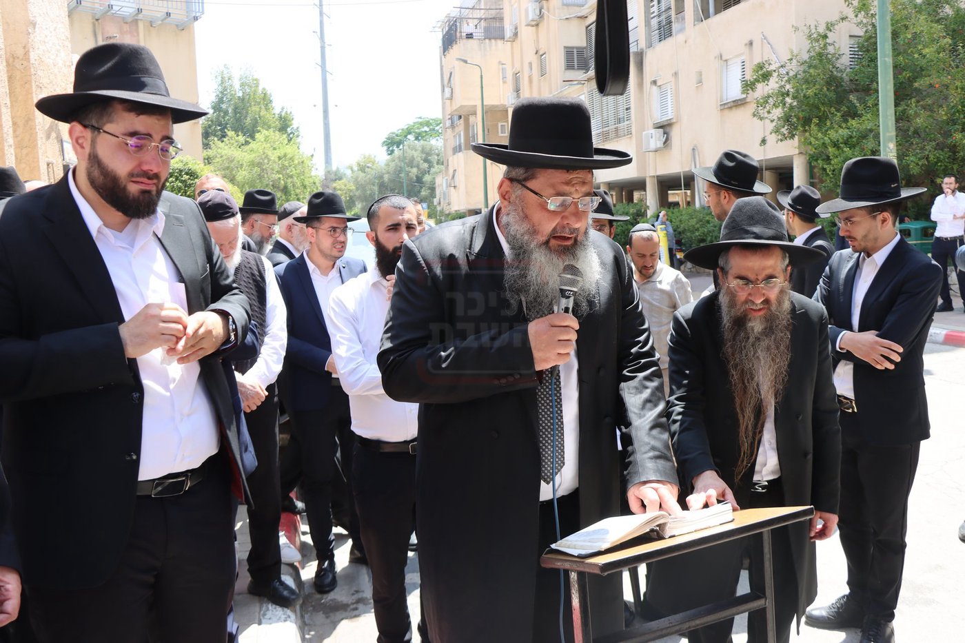 מסע הלווית הגאון רבי משה צרף זצ"ל