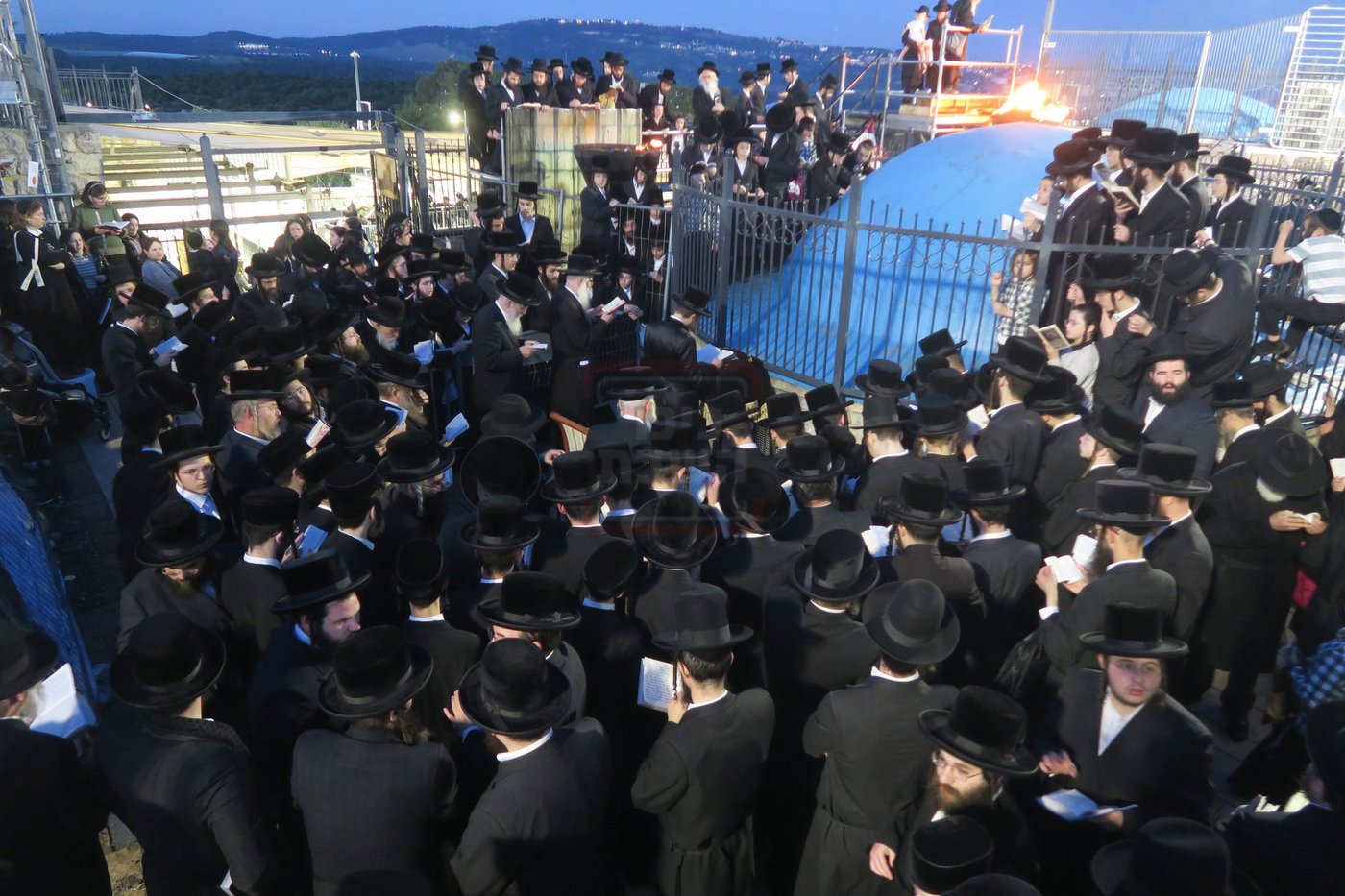 אדמו"רים ורבנים במירון לאחר ל"ג בעומר