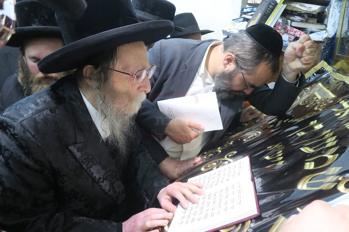 אדמו"רים ורבנים במירון לאחר ל"ג בעומר