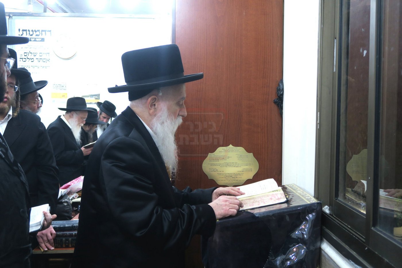 האדמו"ר מבוטושאן במירון לאחר ל"ג בעומר