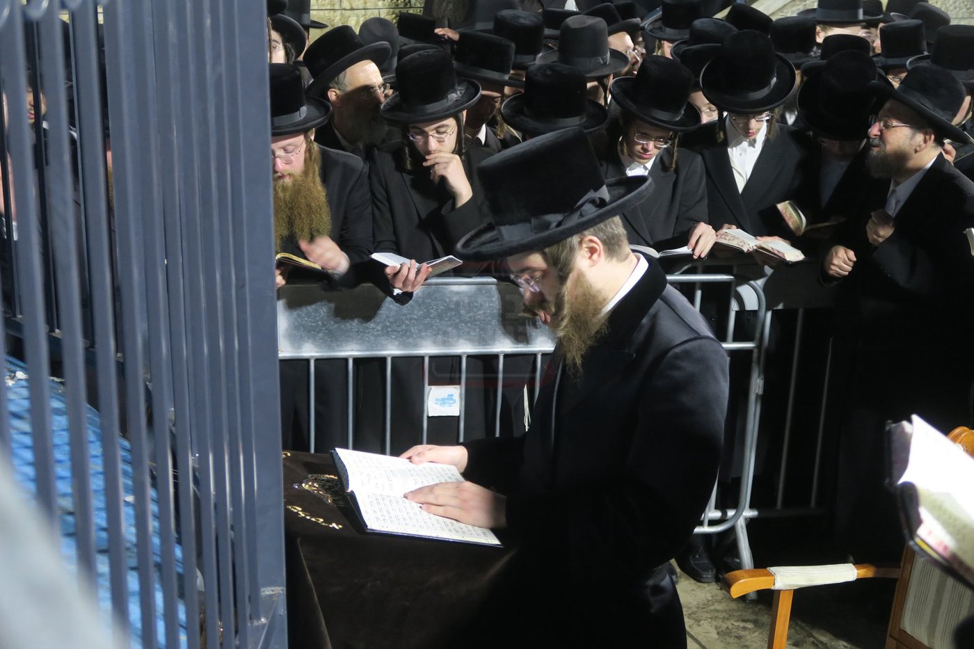 אדמו"רים ורבנים במירון לאחר ל"ג בעומר