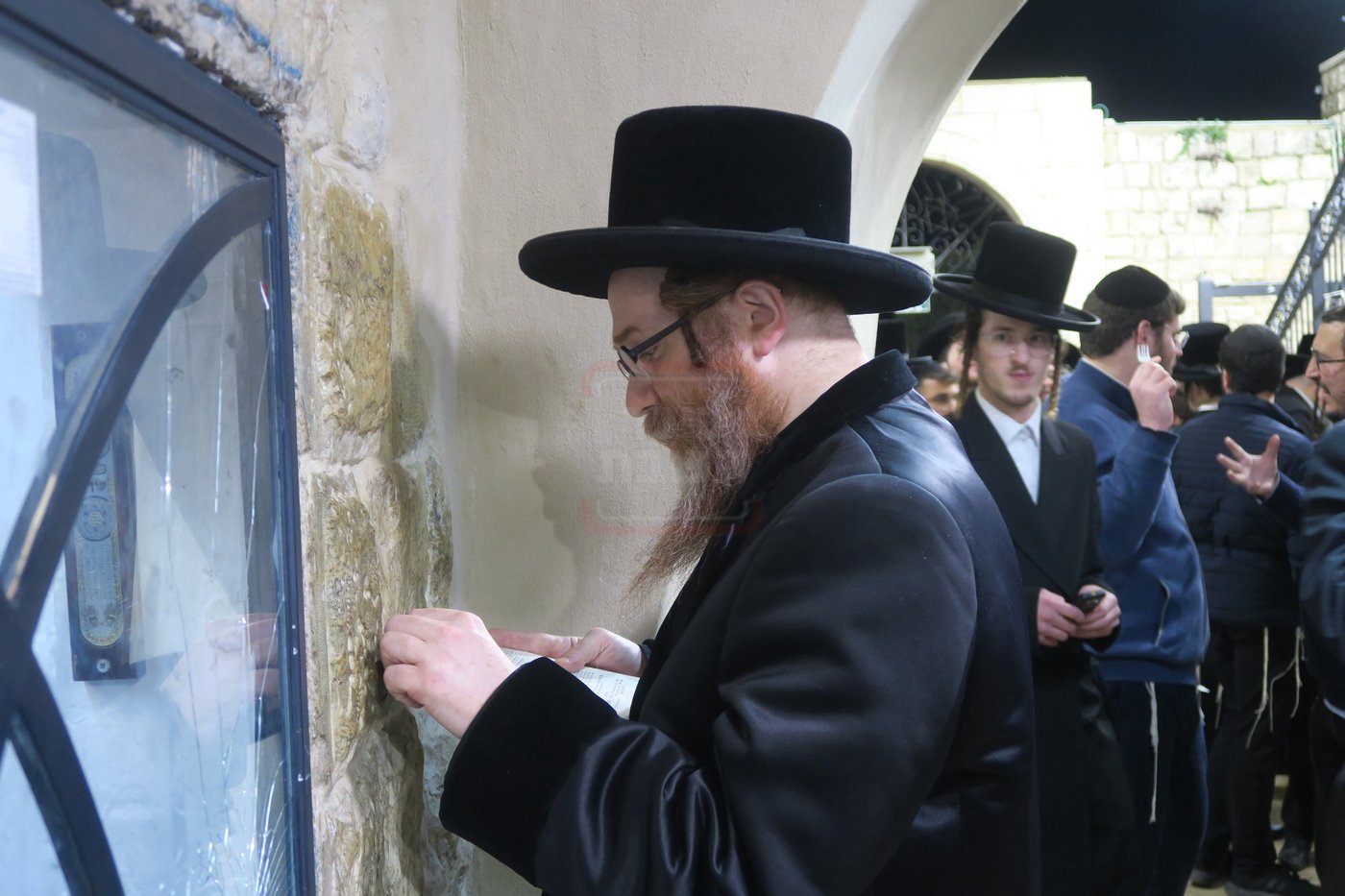 אדמו"רים ורבנים במירון לאחר ל"ג בעומר