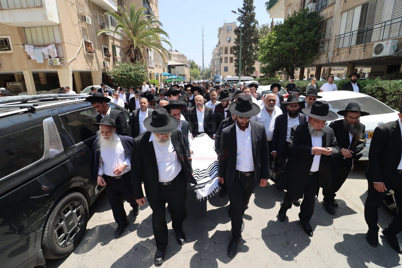 מסע הלווית הגאון רבי משה צרף זצ"ל