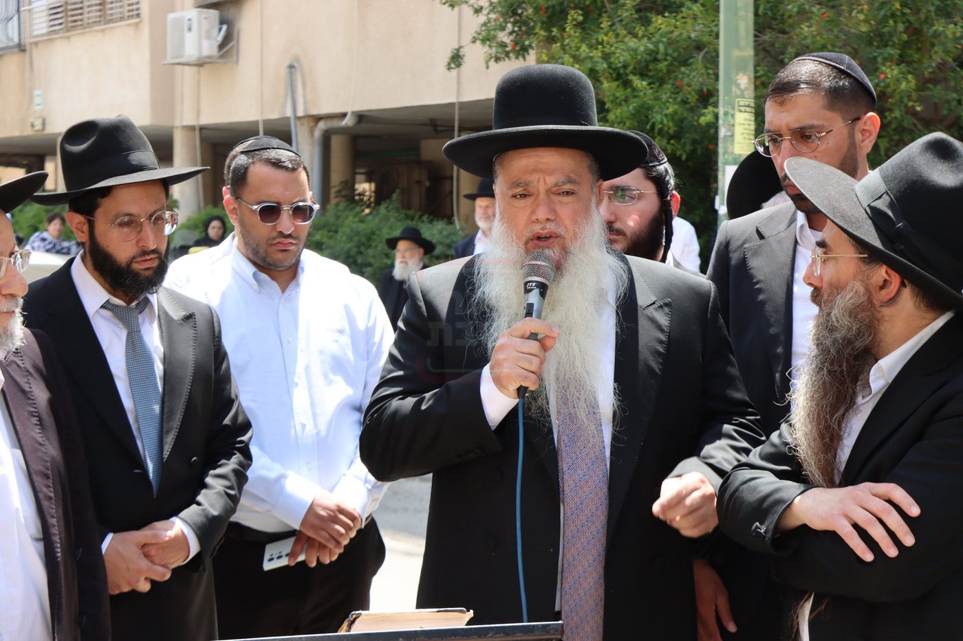 מסע הלווית הגאון רבי משה צרף זצ"ל
