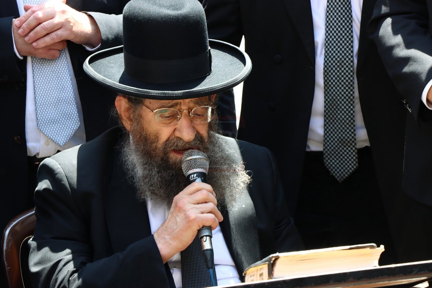 מסע הלווית הגאון רבי משה צרף זצ"ל