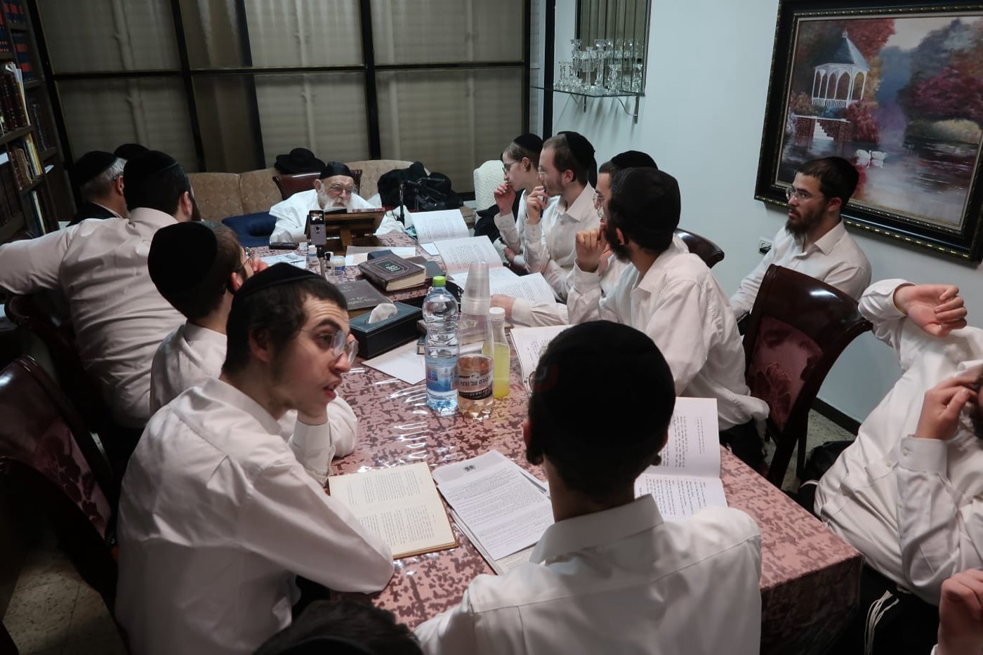 הגאון רבי מאיר גריינמן במסירת שיעור