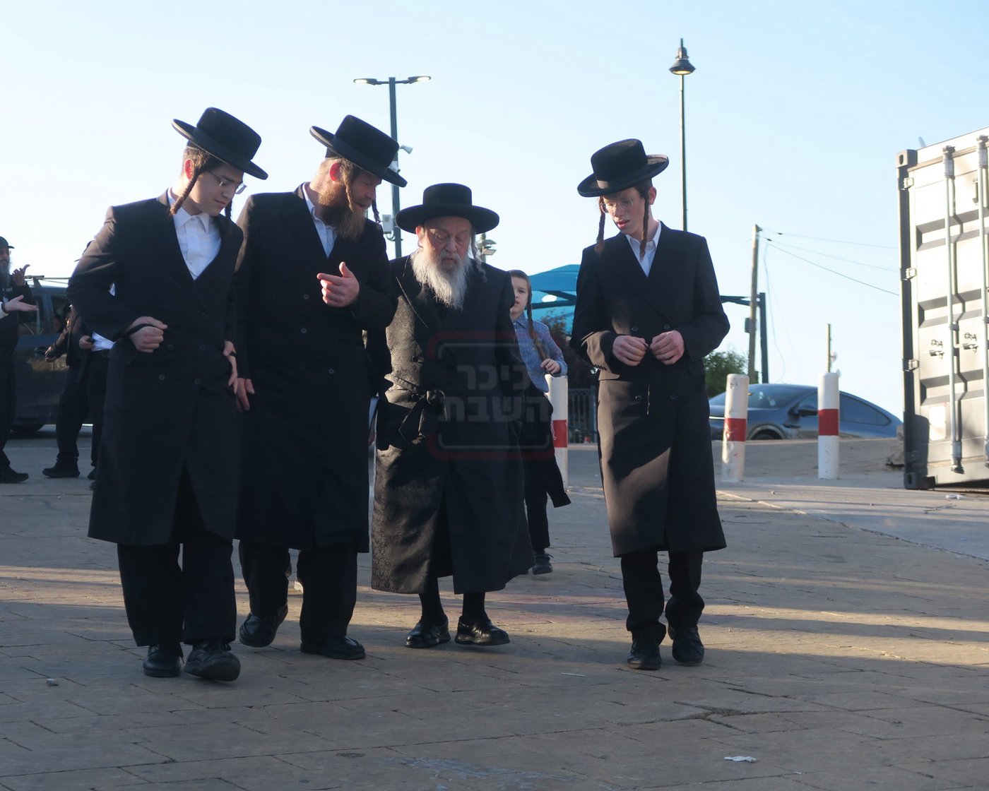 אדמו"רים ורבנים במירון לאחר ל"ג בעומר