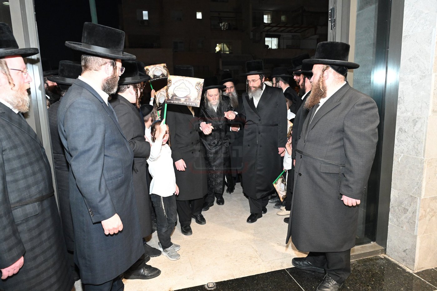 האדמו"ר מערלוי בשבת חיזוק וביקור באלעד