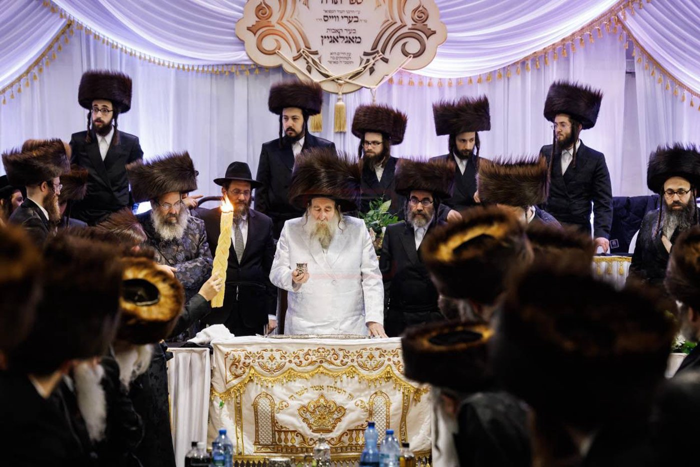 האדמו"ר מתולדות צבי דספינקא במסע הקודש במאגלניץ 