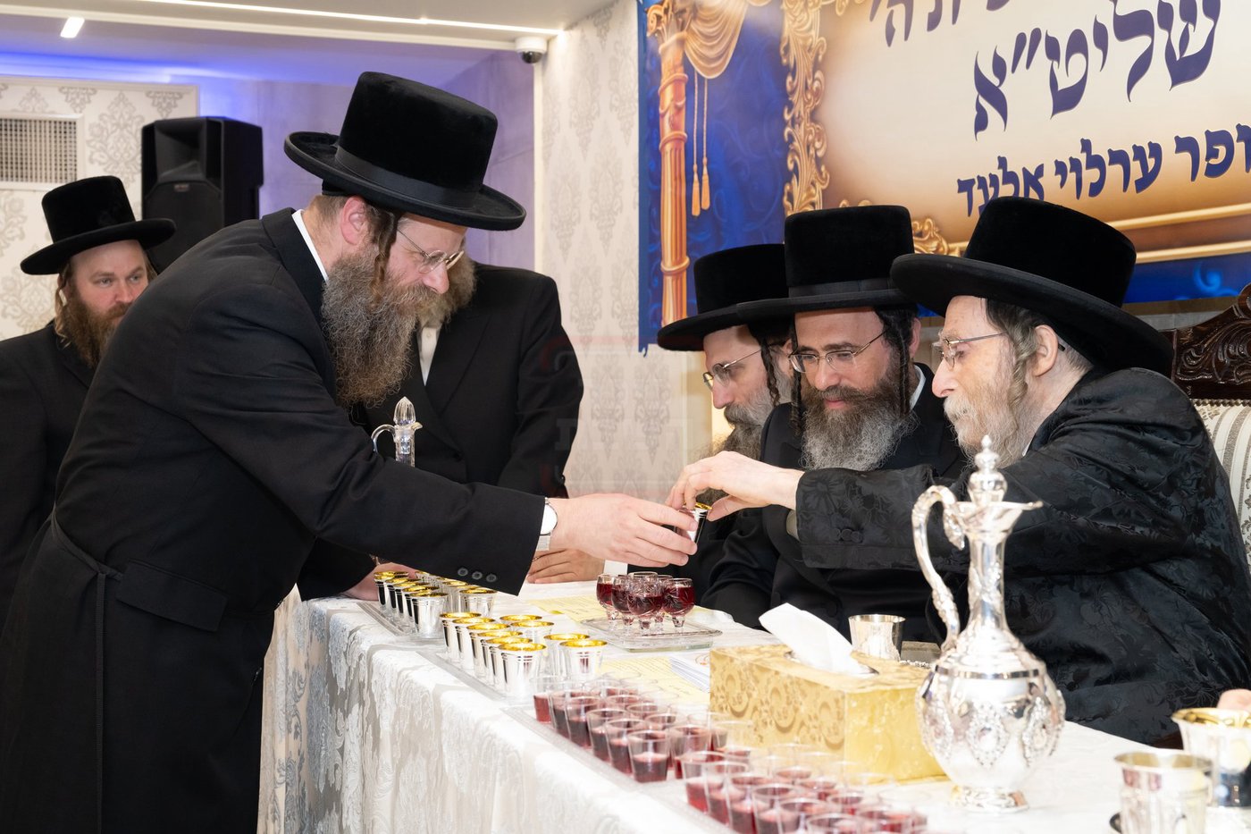 האדמו"ר מערלוי בשבת חיזוק וביקור באלעד