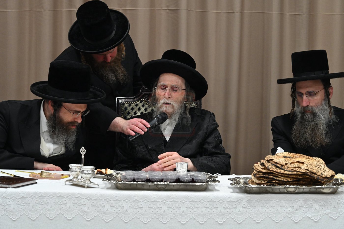 האדמו"ר מערלוי בשבת חיזוק וביקור באלעד