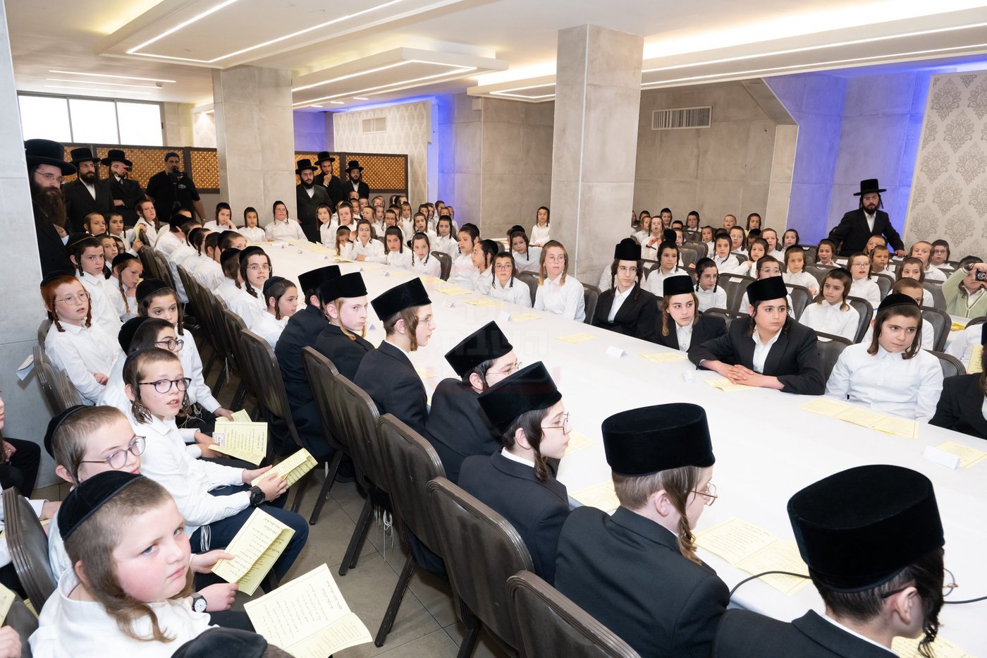 האדמו"ר מערלוי בשבת חיזוק וביקור באלעד