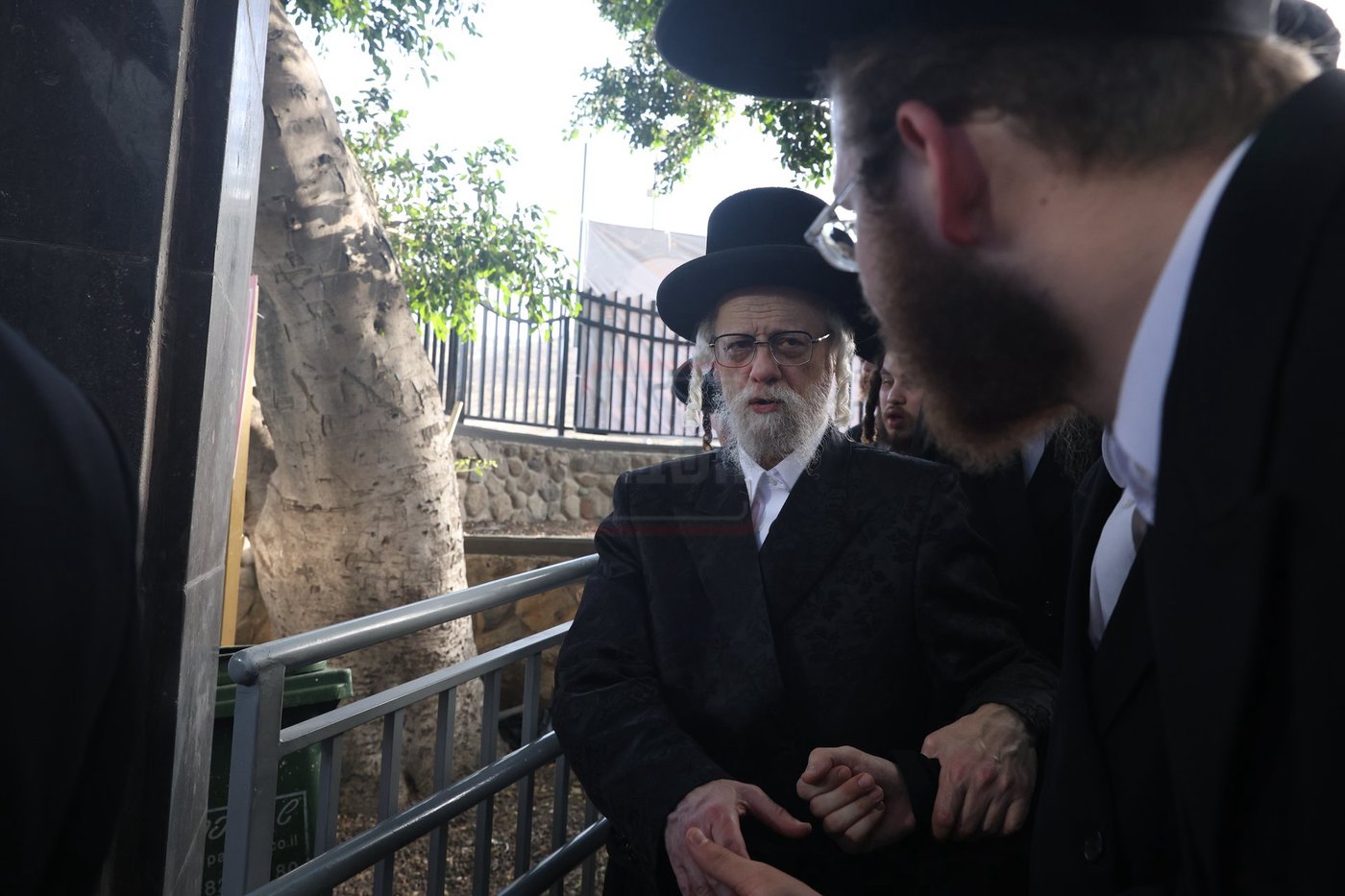 האדמו"ר מסערט ויז'ניץ בתפילת השל"ה בטבריה